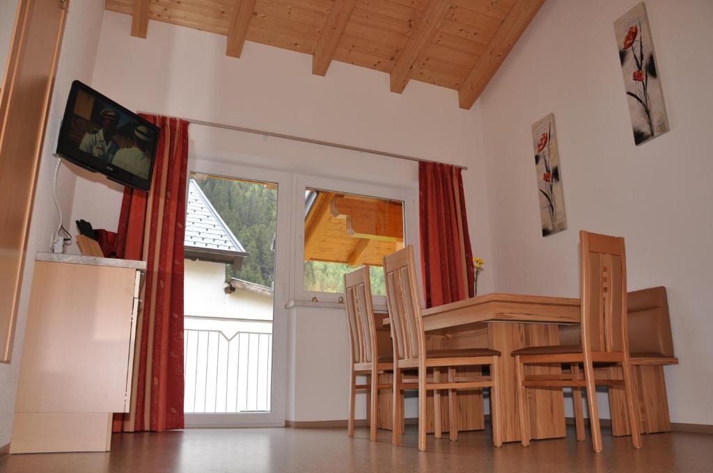 Apart Lurega - Inklusive Sommer Card Galtur Ruang foto